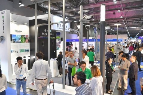 香港户外及科技照明展览会展会现场图片