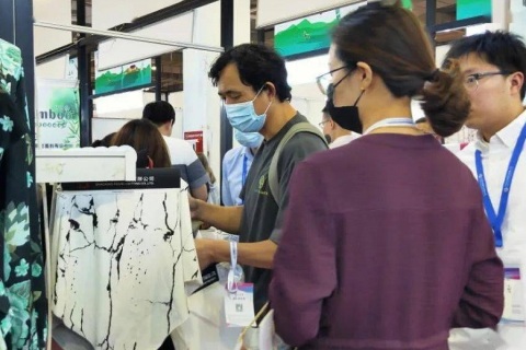 厦门国际服装供应链展览会展会现场图片