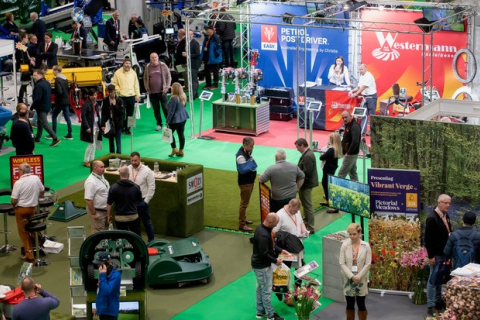 英国伯明翰割草机、草坪场地管理展览会展会现场图片