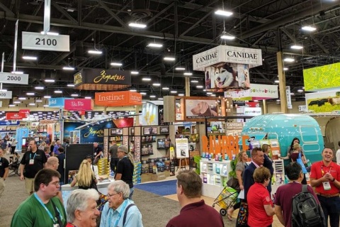 美国拉斯维加斯宠物展览会夏季展会现场图片