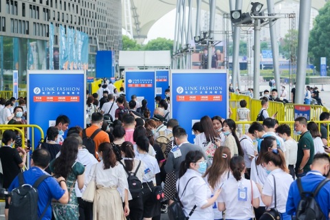 上海服装品牌展览会展会现场图片