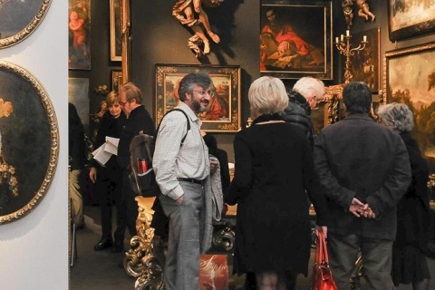 意大利摩德纳古董展览会展会现场图片