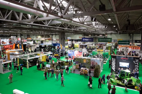 英国伯明翰割草机、草坪场地管理展览会展会现场图片