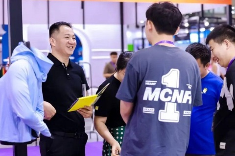 上海国际运动时尚潮服展展会现场图片