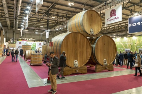 意大利米兰葡萄酒酿造及装瓶机械展览会展会现场图片