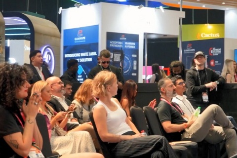 中东迪拜娱乐及博彩展览会展会现场图片