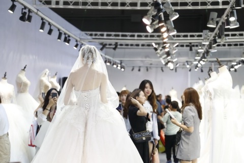 上海国际婚纱礼服展览会展会现场图片