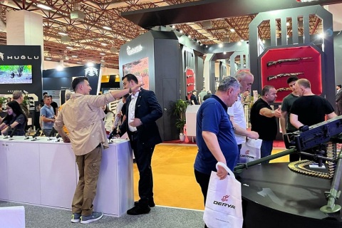 土耳其伊斯坦布尔狩猎武器、枪械展览会展会现场图片