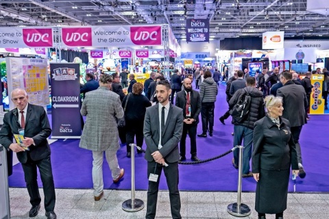 英国伦敦主题乐园游乐设备展览会展会现场图片