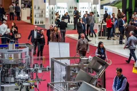 西班牙葡萄酒机械设备展览会展会现场图片