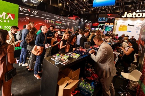 中东迪拜娱乐及博彩展览会展会现场图片