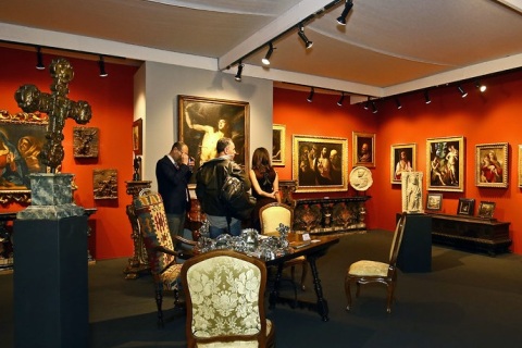 意大利摩德纳古董展览会展会现场图片