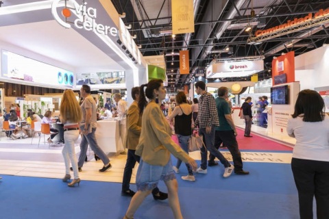 西班牙马德里房地产展览会展会现场图片