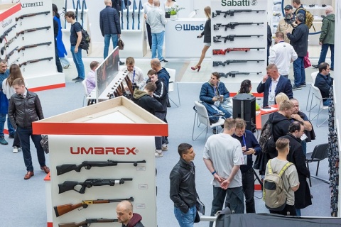 俄罗斯莫斯科枪械及狩猎装备贸易展览会展会现场图片