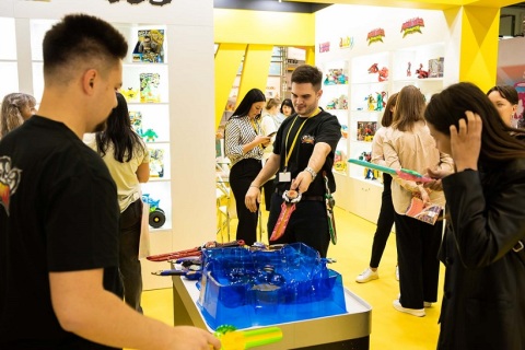 俄罗斯莫斯科儿童青少年服装展览会展会现场图片