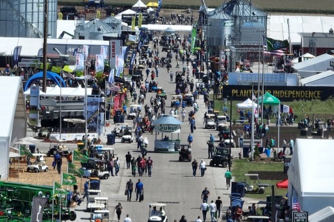 加拿大农业机械展览会展会现场图片