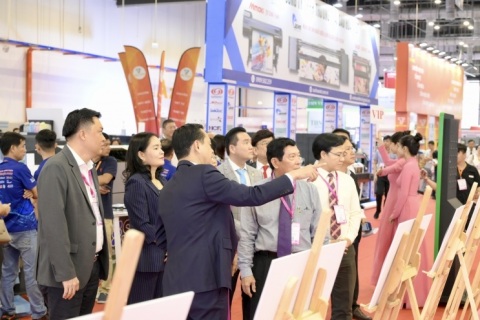 越南广告标识及设备展览会展会现场图片