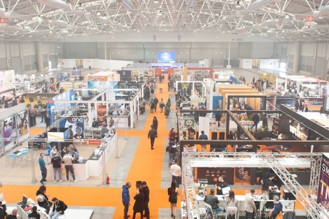 意大利博洛尼亚电子烟展览会展会现场图片