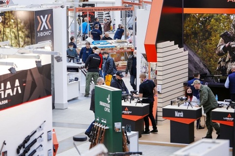 俄罗斯莫斯科枪械及狩猎装备贸易展览会展会现场图片