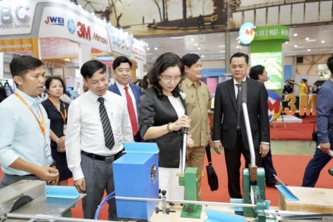 越南广告标识及设备展览会展会现场图片