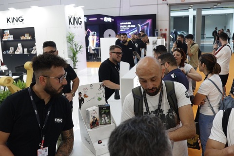 意大利博洛尼亚电子烟展览会展会现场图片