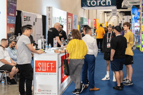 美国劳德代尔堡大麻及电子烟展展会现场图片