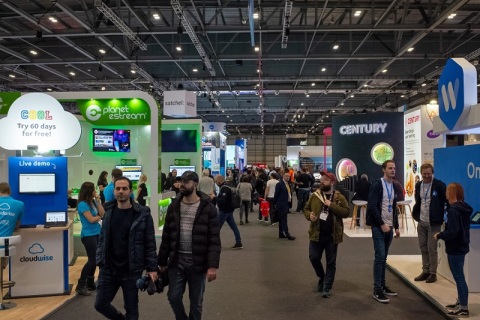 英国伦敦教育装备展览会展会现场图片