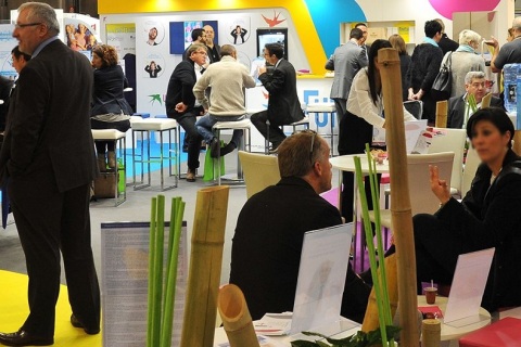 法国巴黎殡仪殡葬用品展览会展会现场图片