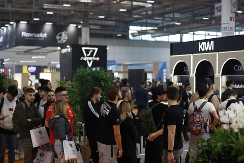 意大利博洛尼亚电子烟展览会展会现场图片