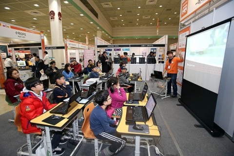 韩国首尔教育装备展览会展会现场图片