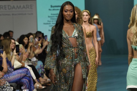 意大利佛罗伦萨泳衣展览会展会现场图片