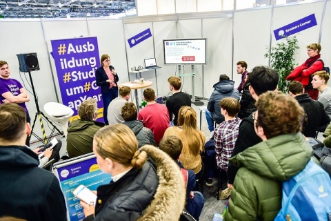 德国法兰克福教育培训就业交流展览会展会现场图片