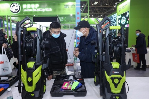 中国（北京）国际新能源汽车技术零部件及服务展展会现场图片