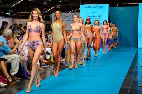 意大利佛罗伦萨泳衣展览会展会现场图片