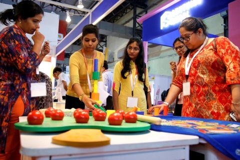 印度新德里教育装备展览会展会现场图片