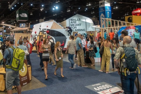 美国盐湖城滑雪用品展览会展会现场图片