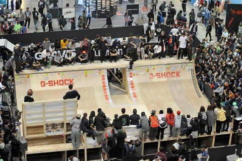 日本横滨户外用品、滑雪及冲浪用品展展会现场图片