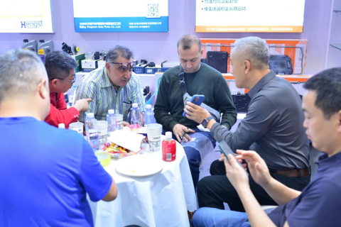 山东济南全国汽车配件交易会-汽配会展会现场图片