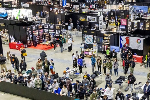 日本横滨户外用品、滑雪及冲浪用品展展会现场图片