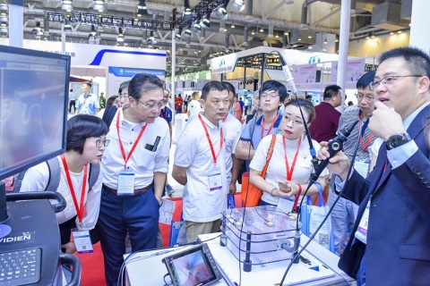 广州国际检验医学及体外诊断输血仪器试剂展展会现场图片