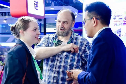 上海世界制药机械、包装设备与材料展展会现场图片