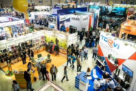 俄罗斯莫斯科户外用品及狩猎钓具展览会展会现场图片