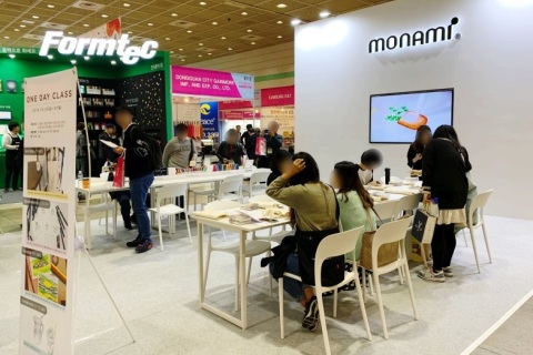 韩国首尔办公文具展览会展会现场图片