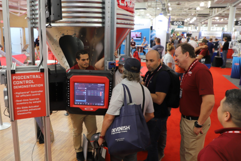 美国爱荷华洲猪业畜牧展览会展会现场图片