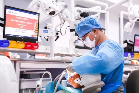 武汉中部口腔展览会展会现场图片