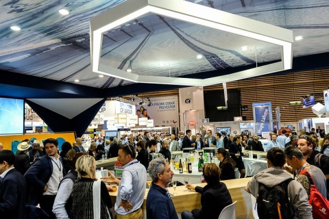 法国里昂泳池桑拿设备展览会展会现场图片