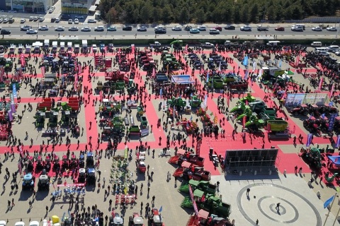 内蒙古农业机械展览会展会现场图片