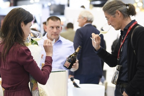 香港葡萄酒、红酒及烈酒展览会展会现场图片