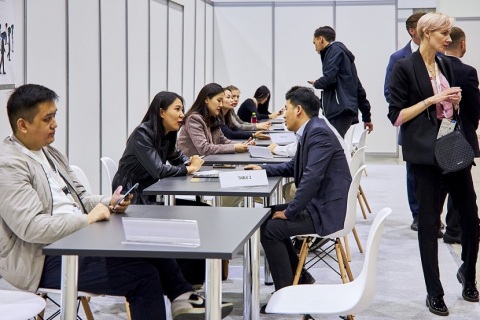 哈萨克斯坦汽车展览会展会现场图片