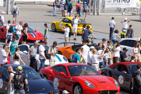 意大利米兰车展展会现场图片